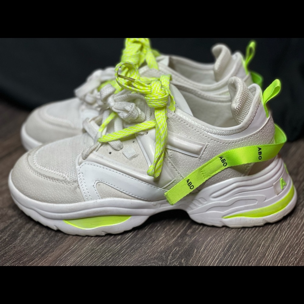 Fashion sneakers